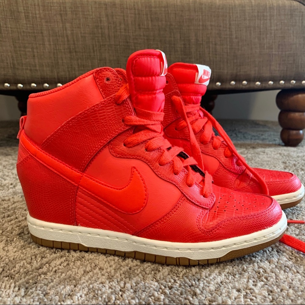 Nike Dunk Sky Hi - Women’s wedge sneaker